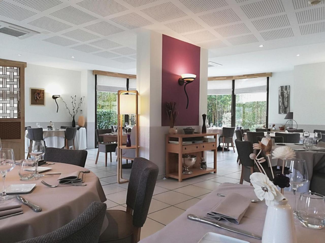 Hotel Logis Restaurant L'oree Des Bois